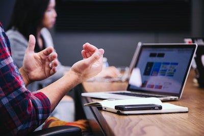 Faut-il confier votre communication à une agence marketing ?